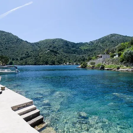 Holiday Frane - Two Bedroom Holiday With Terrace And Sea View